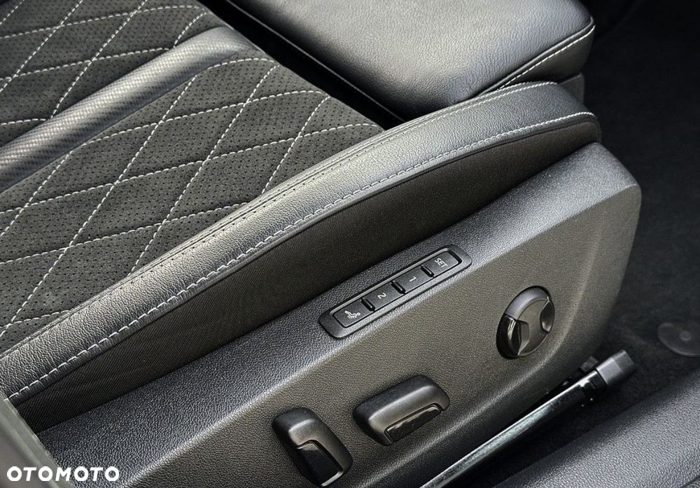 Skoda Octavia 2.0 TDI RS DSG - 8