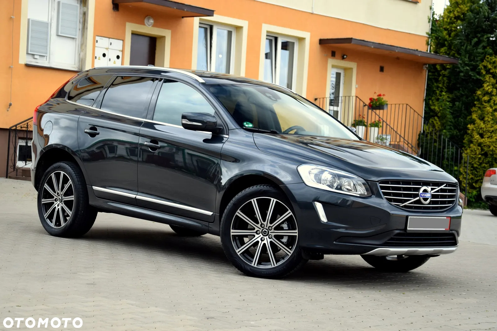 Volvo XC 60 D4 AWD Momentum - 2