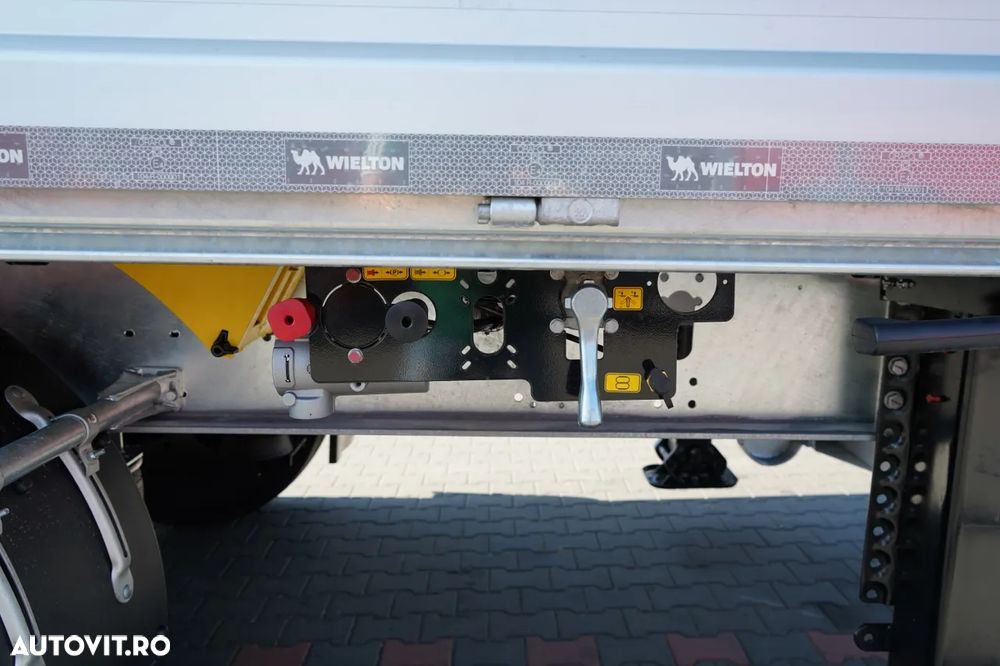 Wielton REMORCA BOARD / PENTRU CONSTRUCTIE / NOU / DISPONIBIL Imediat / GREUTATE: 3800 KG / JANTE ALIE - 18