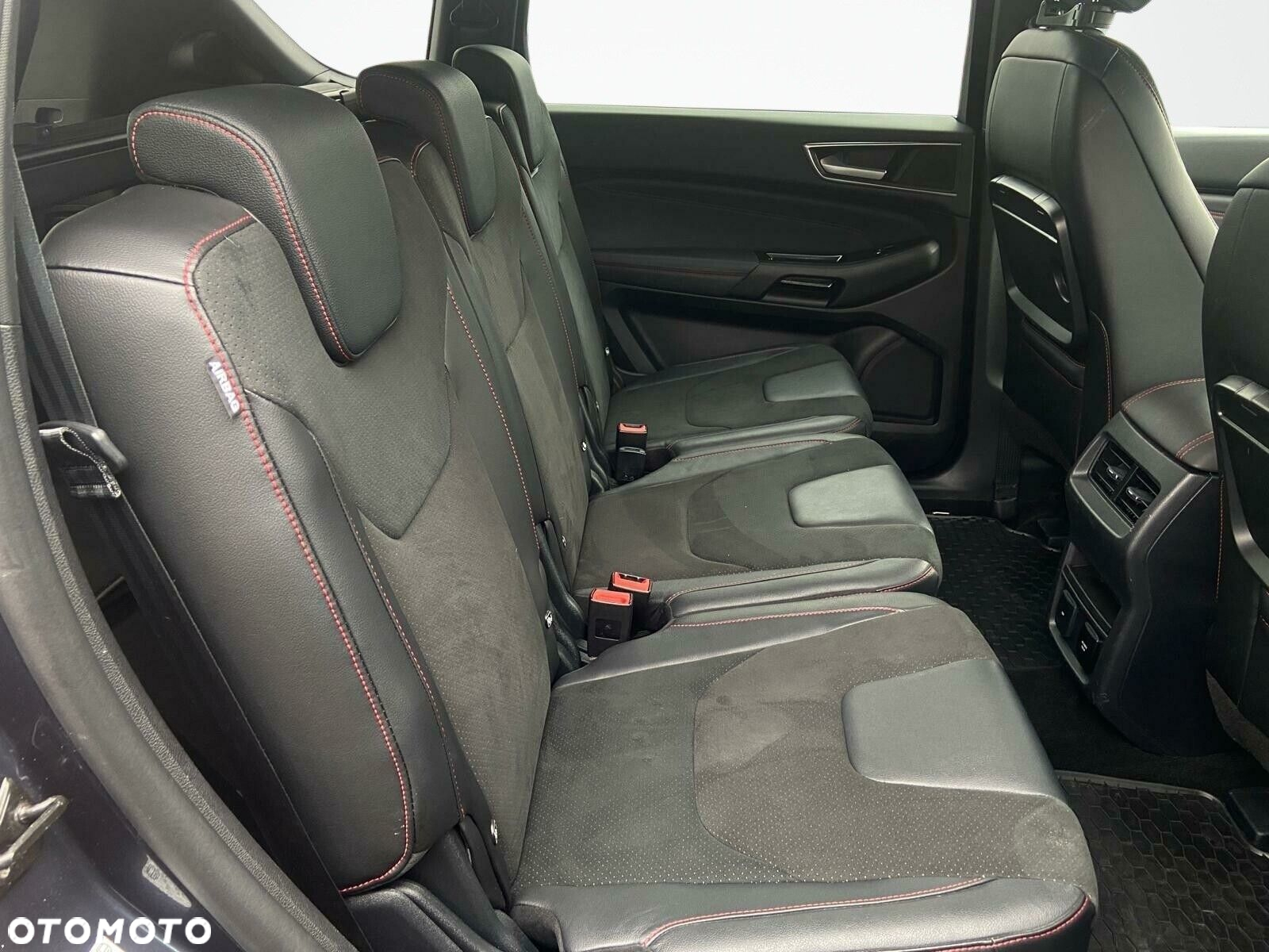 Ford S-Max - 11