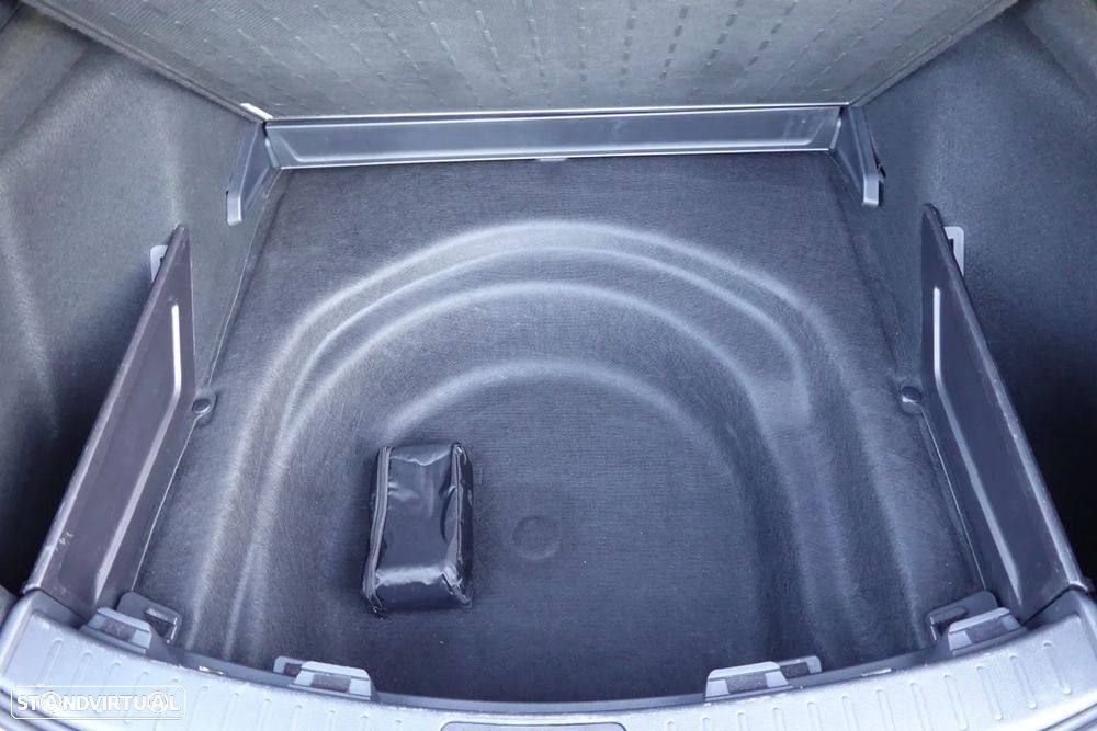 Toyota Corolla Touring Sports 1.8 Hybrid Comfort+P.Sport - 27