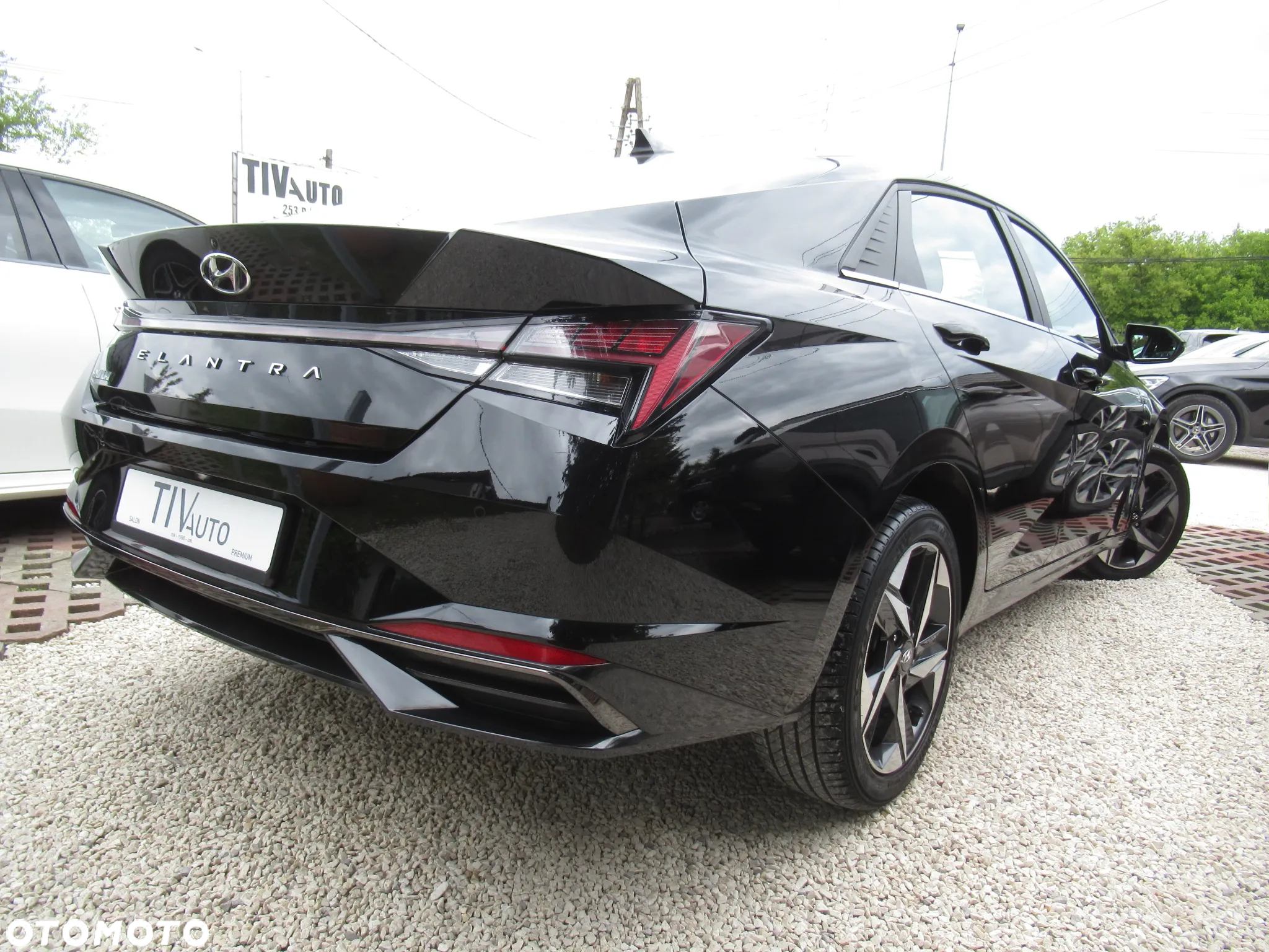 Hyundai Elantra 1.6 Executive CVT - 3