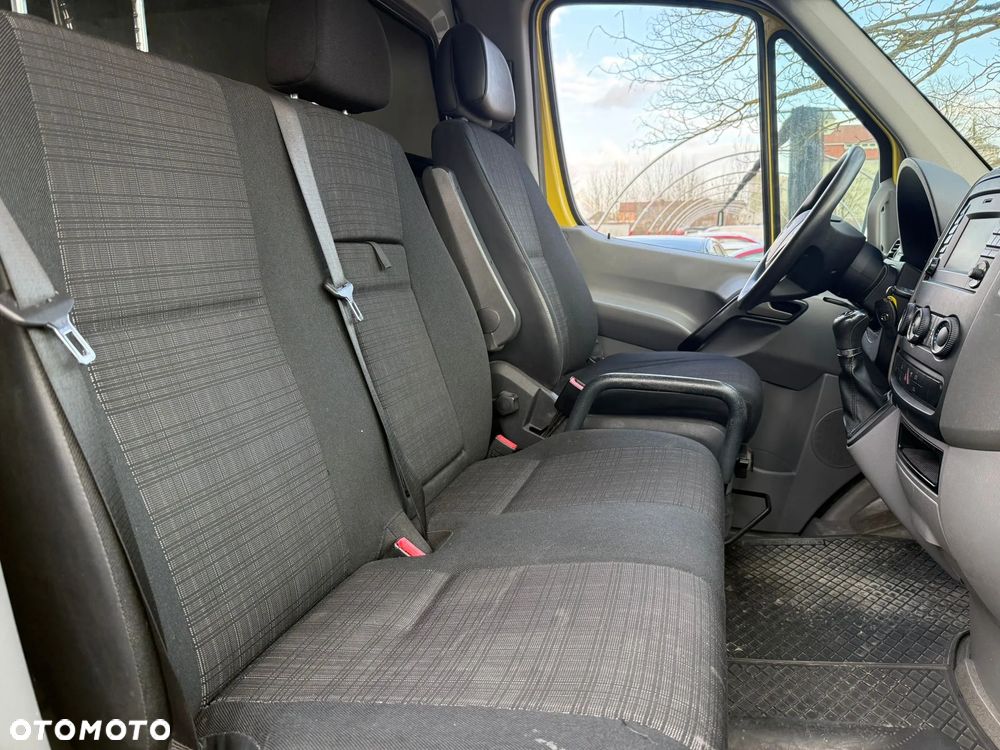 Mercedes-Benz Sprinter - 9