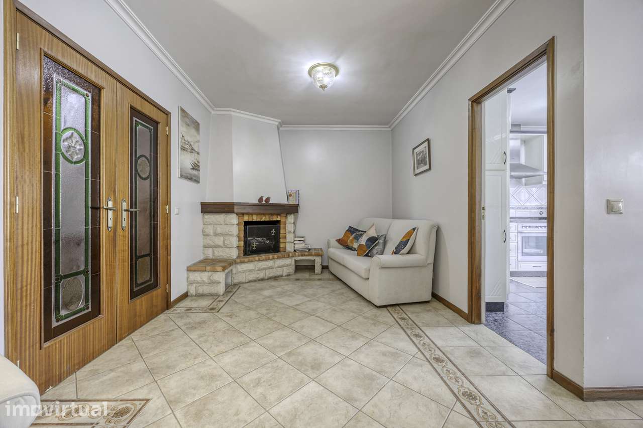 Vende-se Moradia T5 com Jardim e Garagem - Boavista, Porto - Grande imagem: 2/50