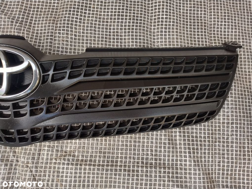 Toyota Corolla Verso 1 I e12  01-04 grill atrapa kratka przód gril - 4