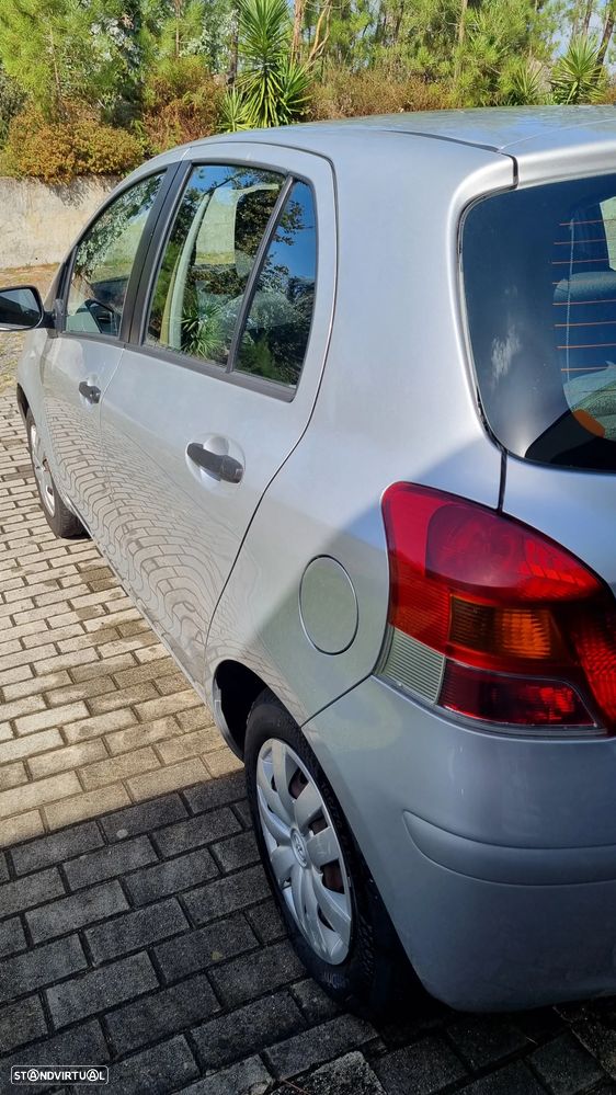 Toyota Yaris 1.0 VVT-i AC Manual+VSC - 19