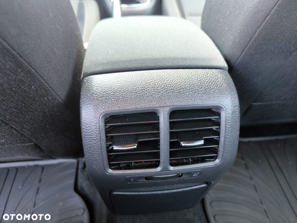 Volkswagen Golf - 26