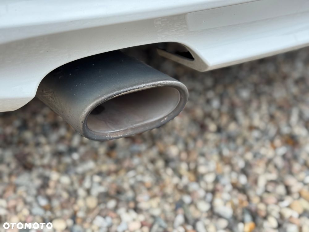 BMW Seria 3 318d DPF Touring Edition Sport - 11