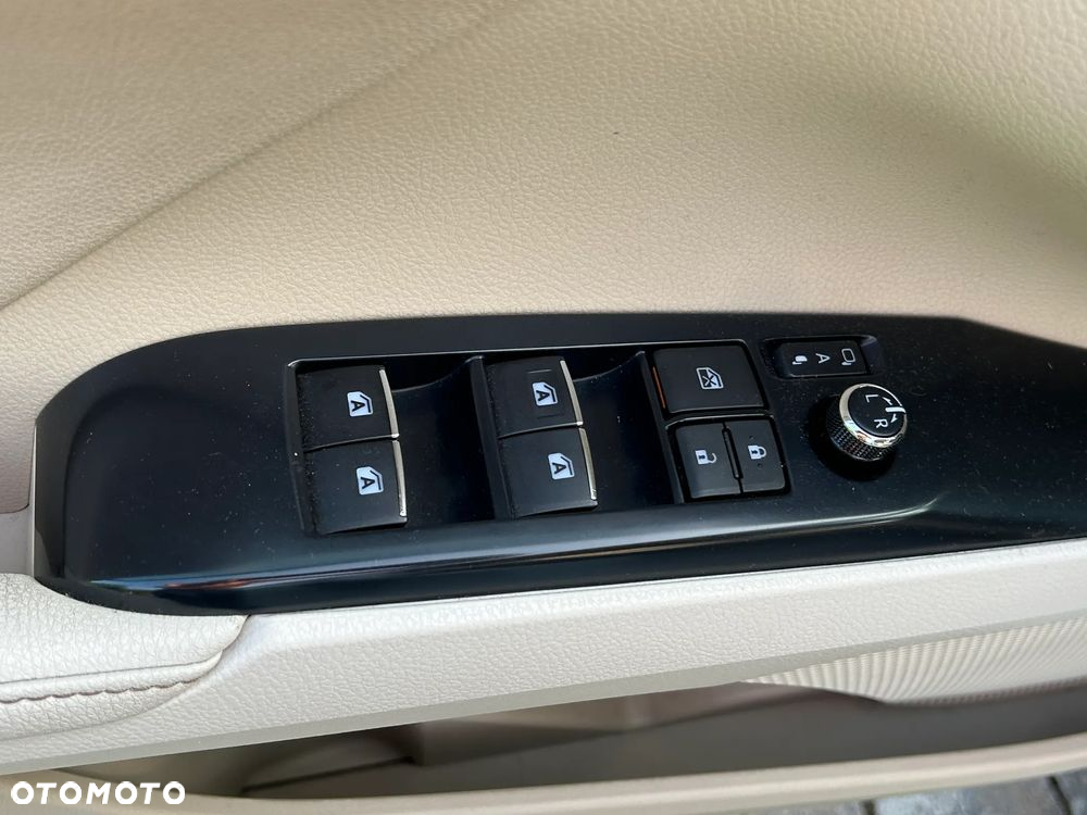 Toyota Camry 2.5 Hybrid Executive CVT - 31