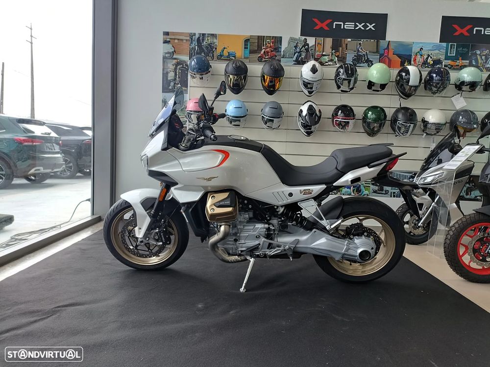 Moto Guzzi V100 Mandello - 1