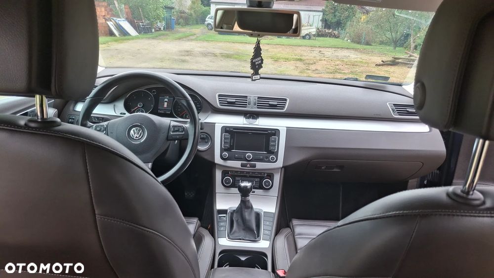Volkswagen Passat 1.6 TDI Comfortline - 18