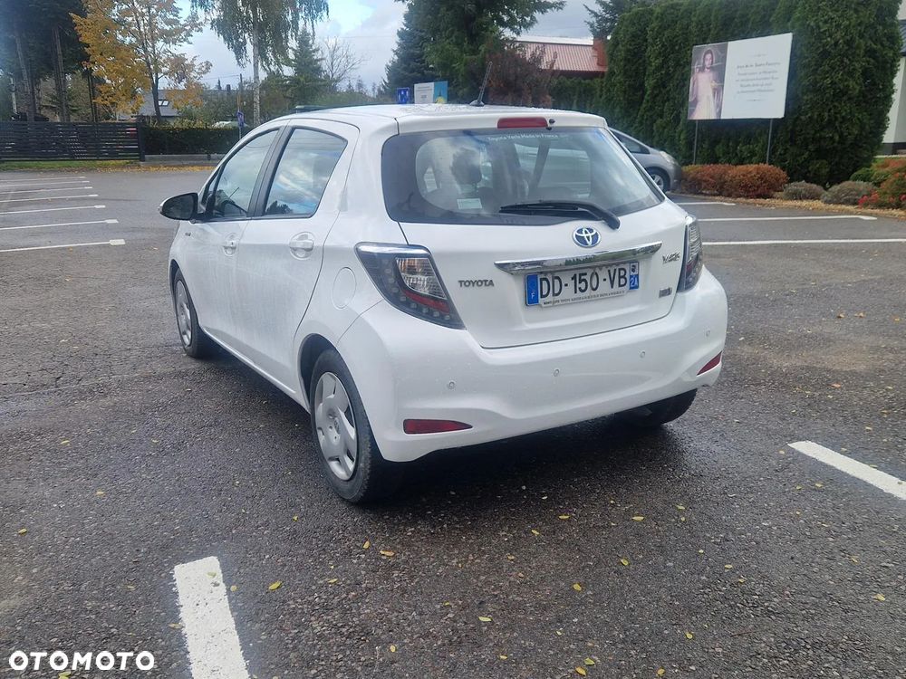 Toyota Yaris Hybrid 1.5 VVT-i - 5