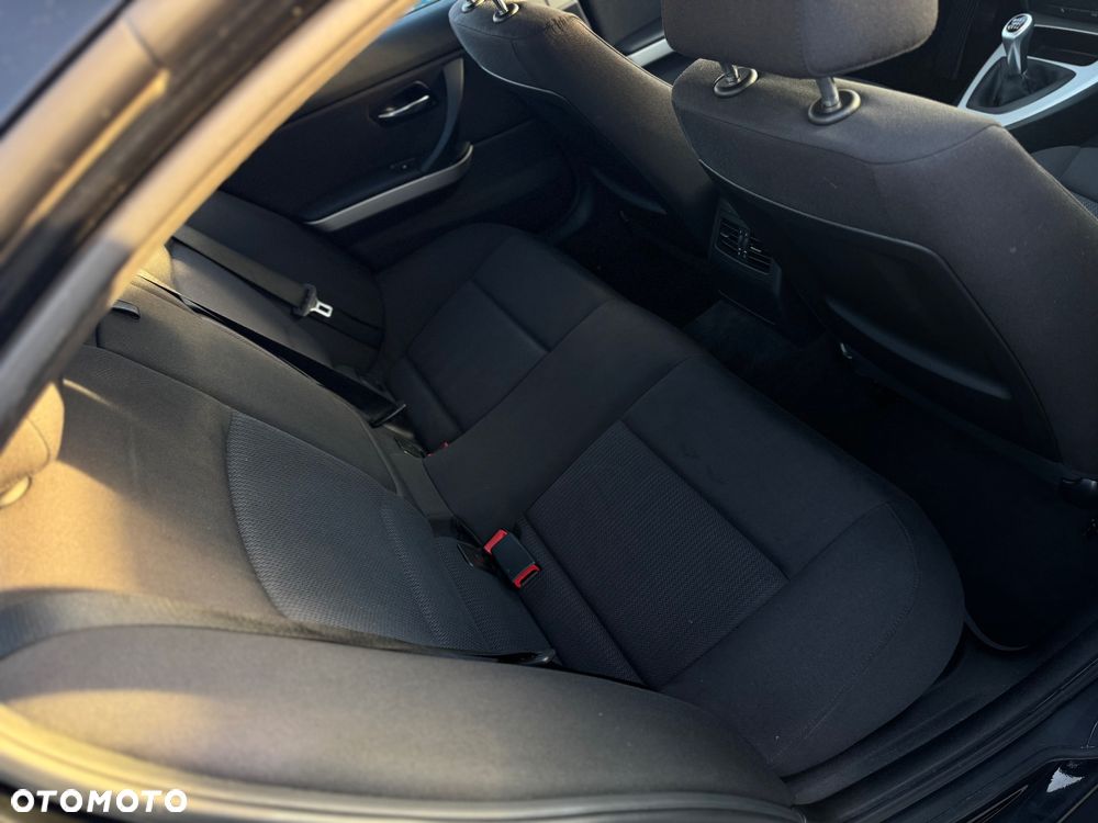 BMW Seria 3 320d DPF - 27