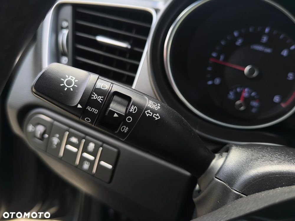 Kia Ceed 1.6 CRDi (48V Mild-Hybrid) Vision - 17