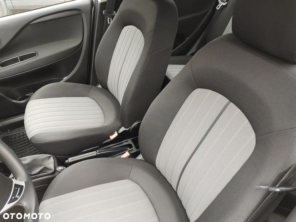 Fiat Punto 1.4 Young - 22