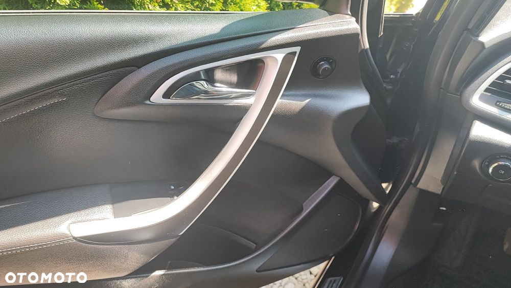 Opel Astra 1.4 Turbo 150 Jahre - 25