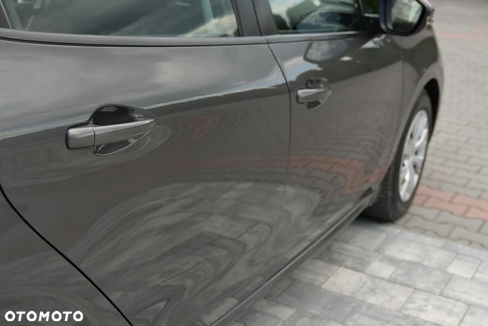 Peugeot 208 - 17