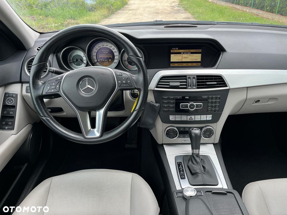 Mercedes-Benz Klasa C 220 CDI DPF Automatik BlueEFFICIENCY Avantgarde - 15