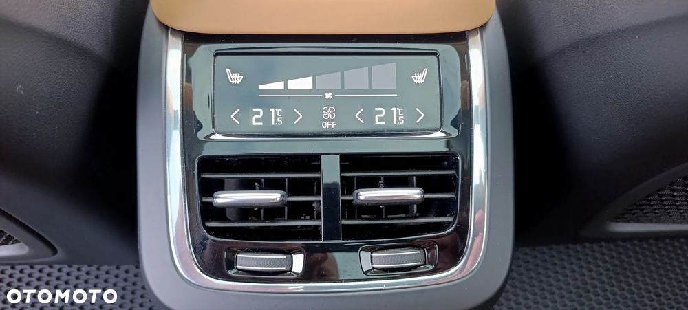 Volvo XC 90 D5 AWD Inscription 7os - 33