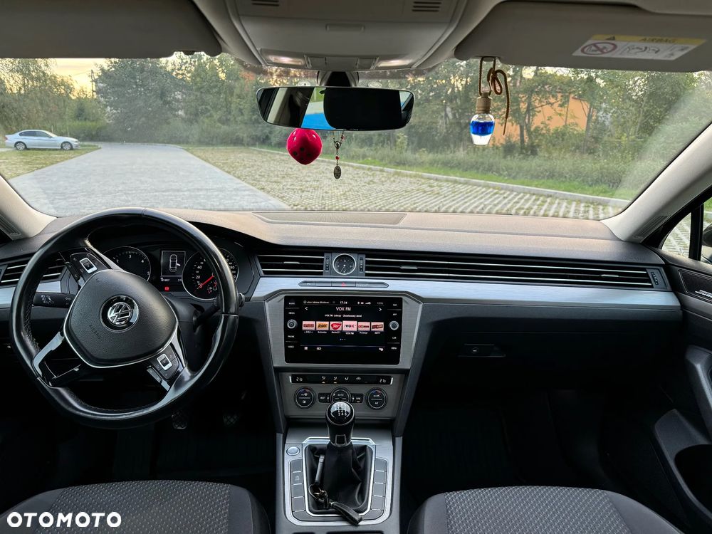 Volkswagen Passat 1.6 TDI BMT City - 9