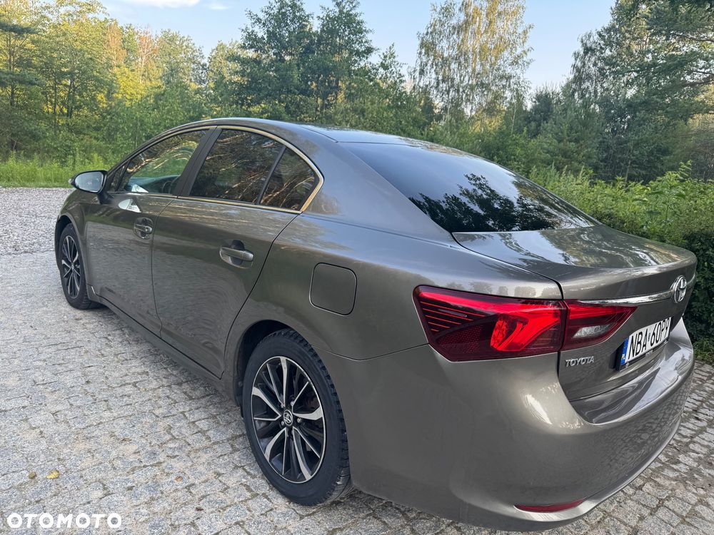 Toyota Avensis 2.0 D-4D Prestige - 4