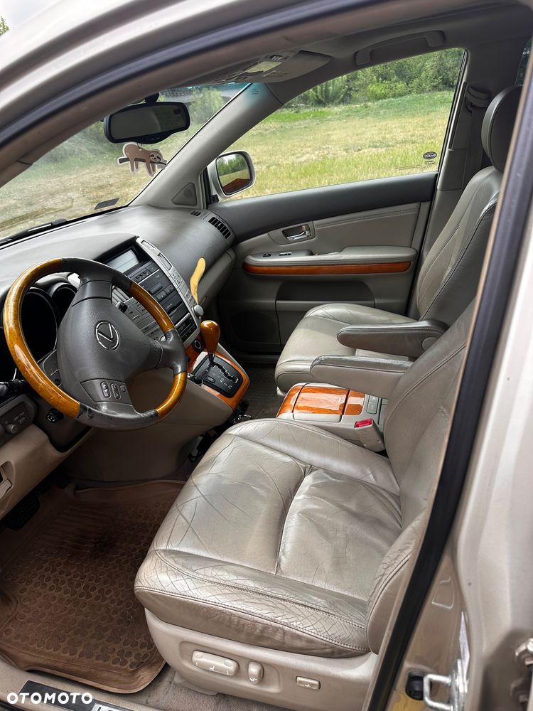 Lexus RX - 9