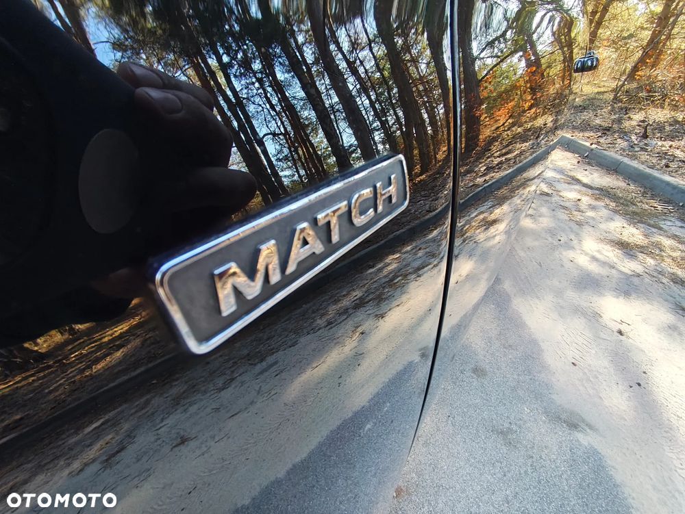 Volkswagen Golf 2.0 TDI DPF MATCH - 25