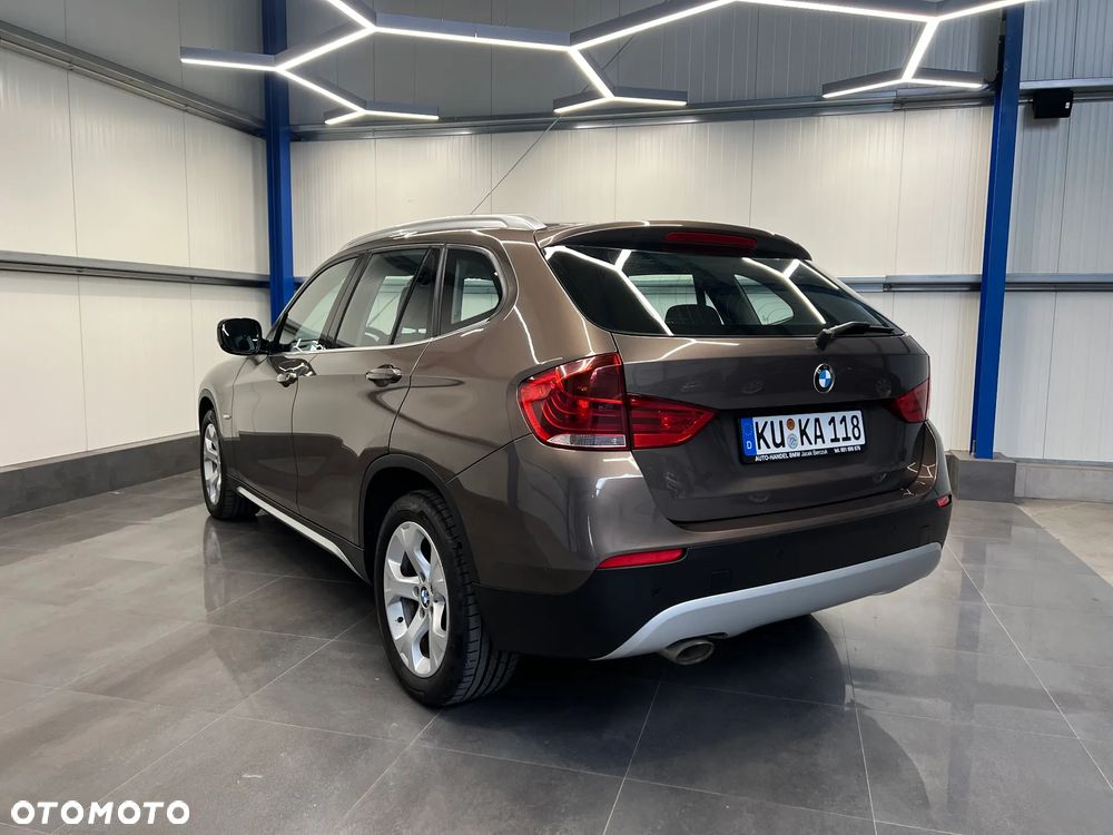 BMW X1 xDrive18d xLine - 12