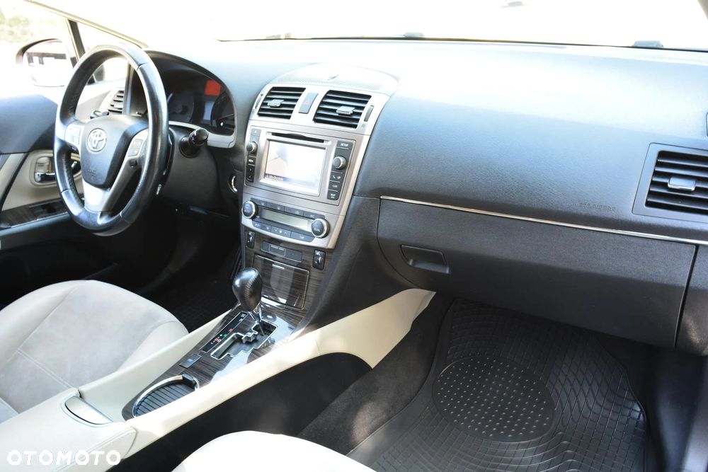 Toyota Avensis 2.2 D-CAT Premium - 32