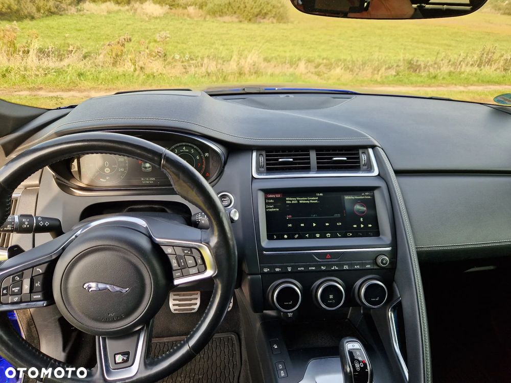 Jaguar E-Pace - 13