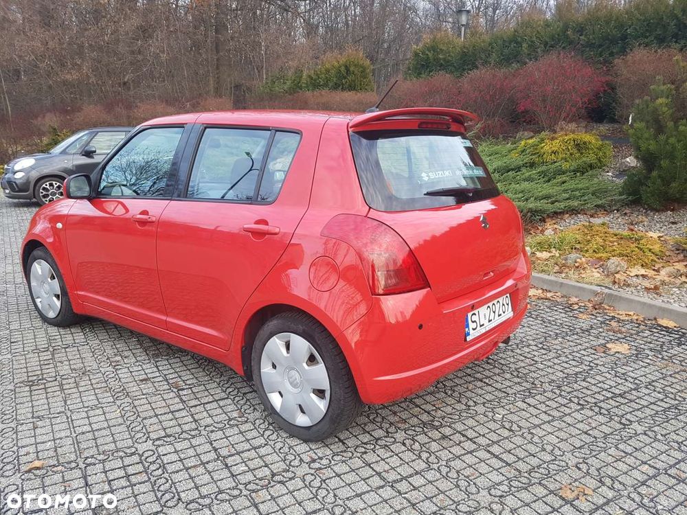 Suzuki Swift 1.3 Club - 3