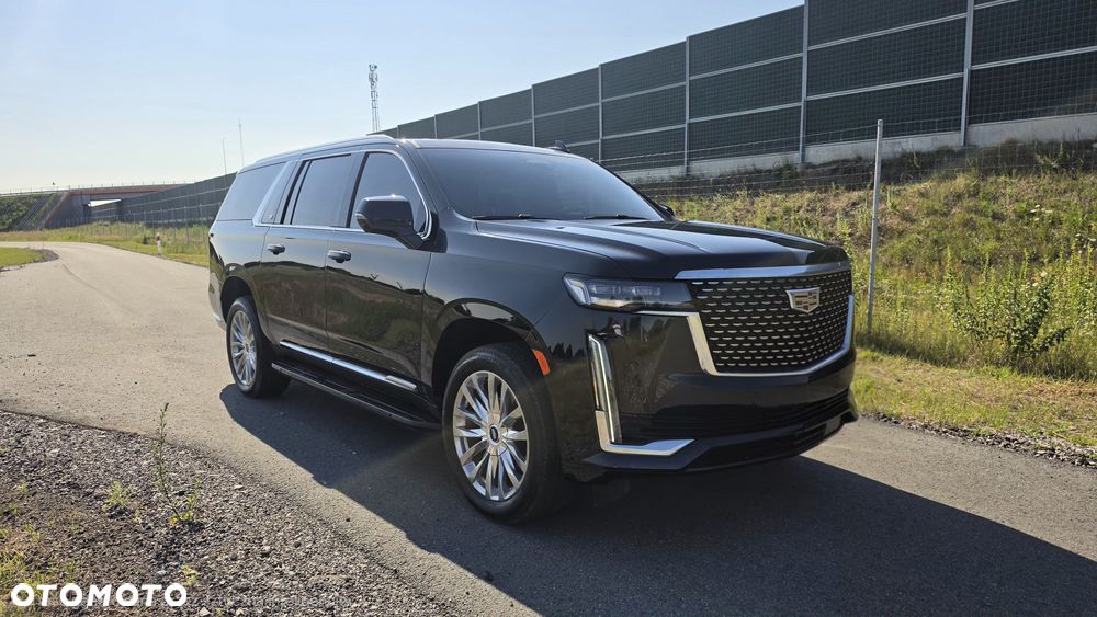 Cadillac Escalade - 1