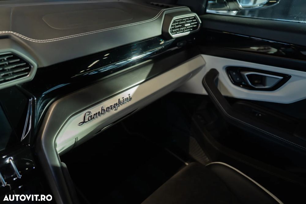 Lamborghini URUS - 17