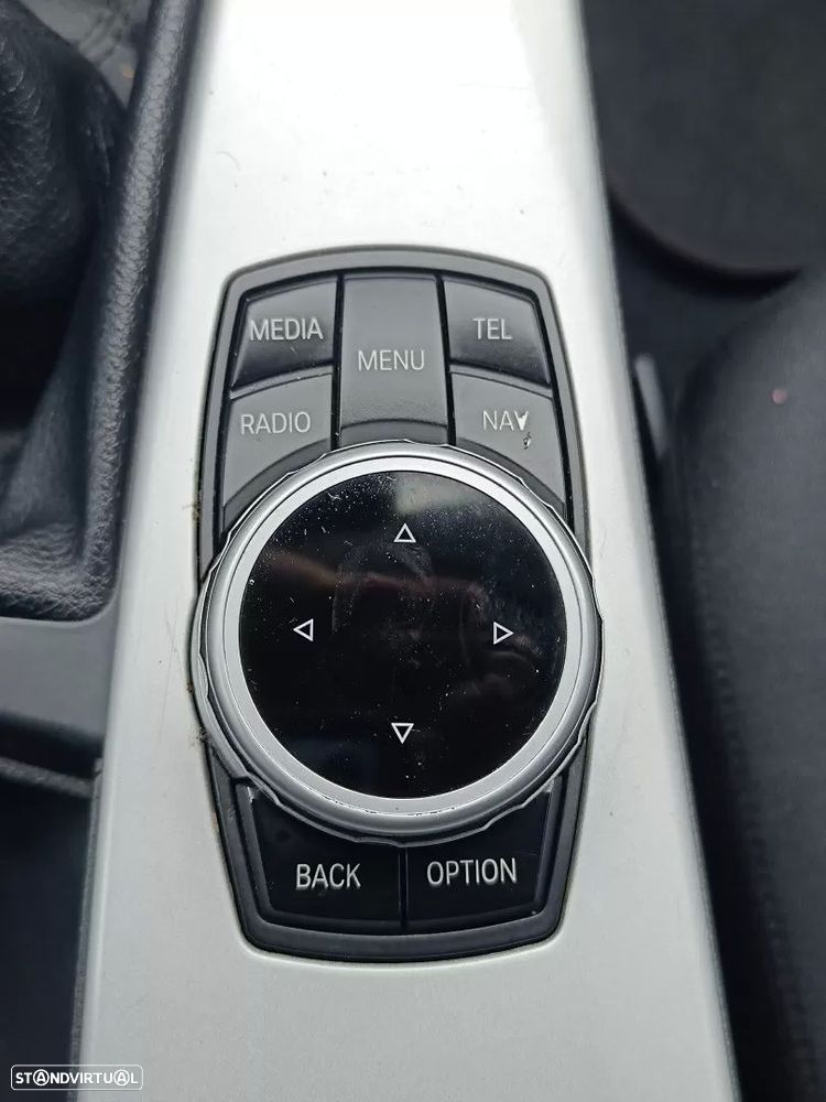 BMW 318 d Touring - 12