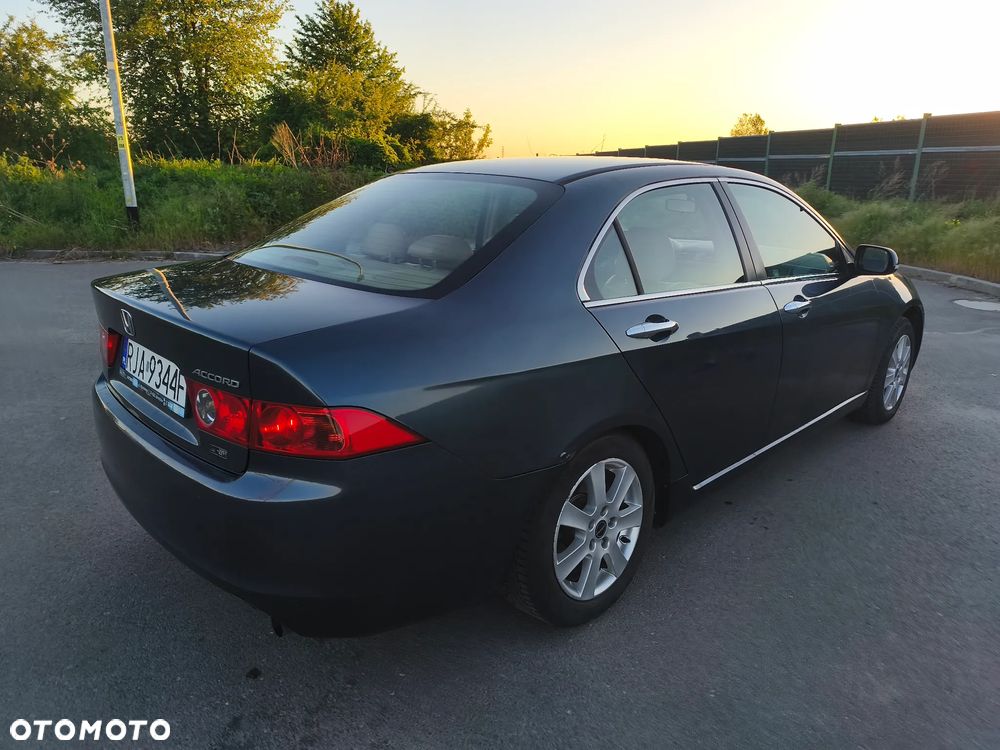 Honda Accord 2.0 Executive - 4