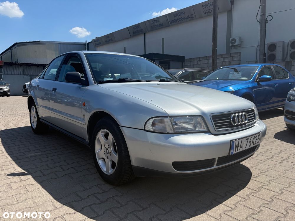 Audi A4 Limousine - 4