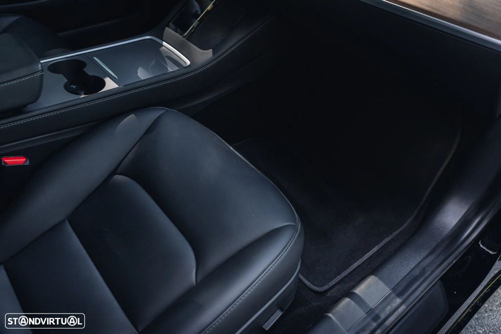 Tesla Model 3 Performance Dual Motor AWD - 33
