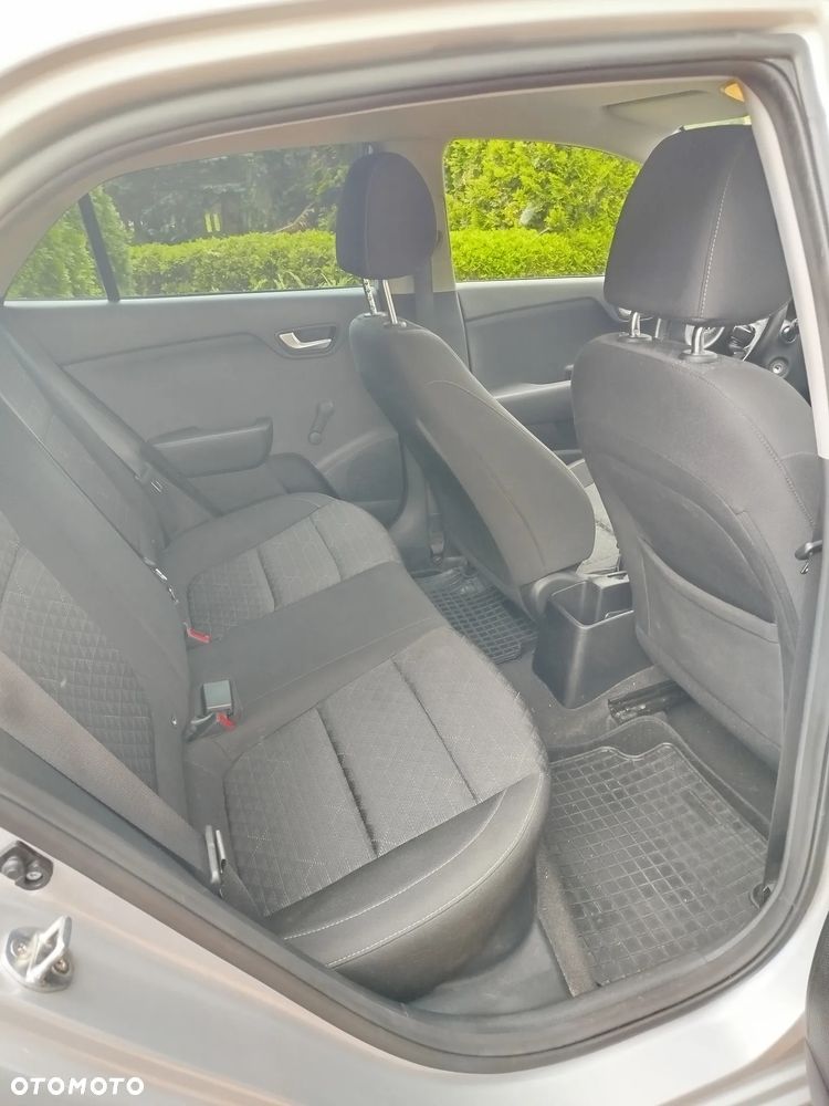 Kia Rio 1.2 M - 16