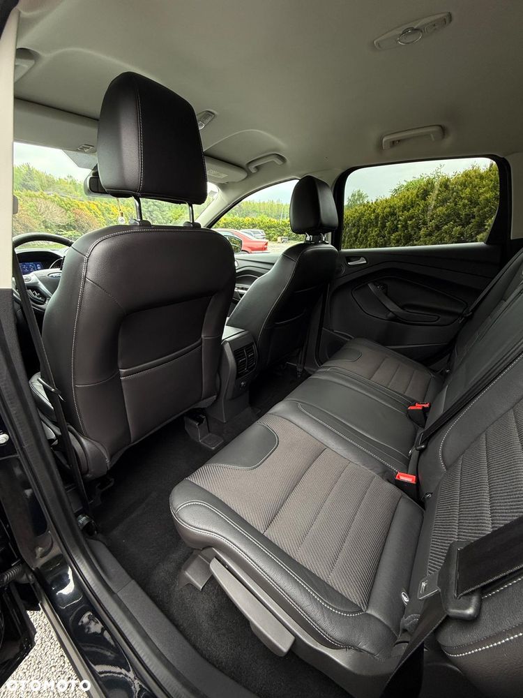 Ford Kuga 2.0 TDCi 2x4 Titanium - 12
