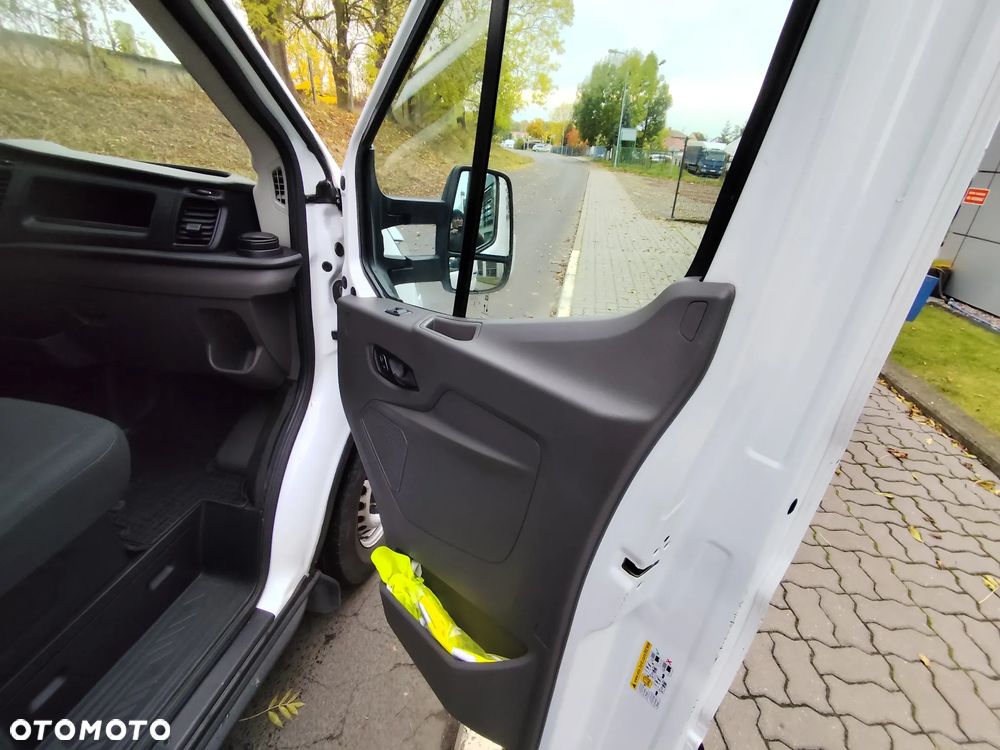 Ford Transit - 18