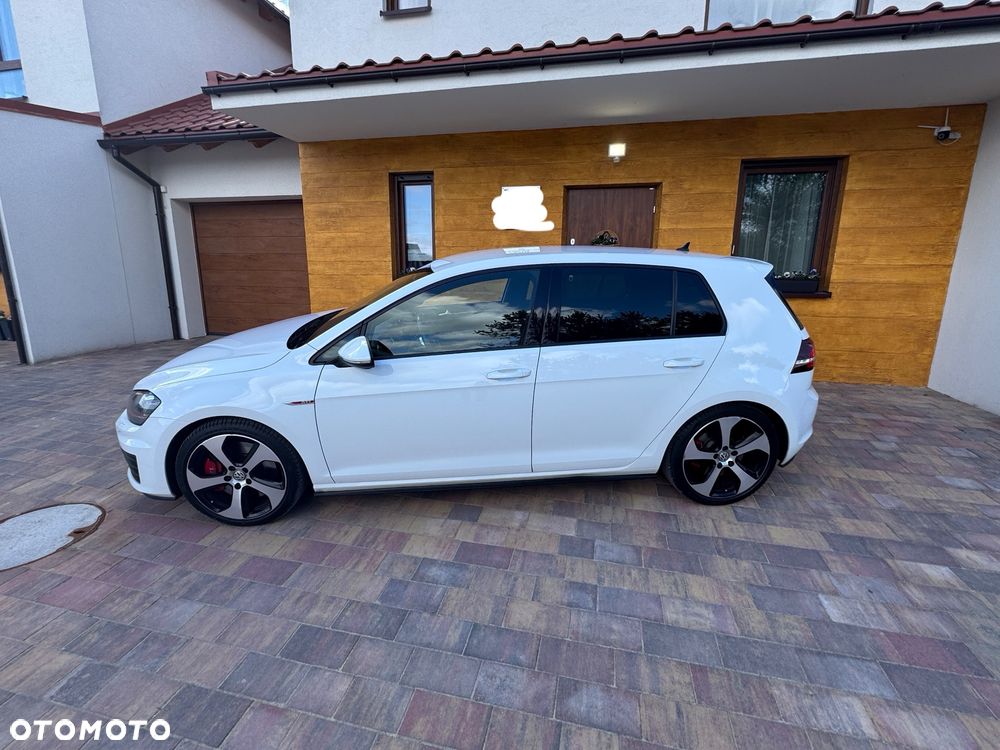 Volkswagen Golf - 5