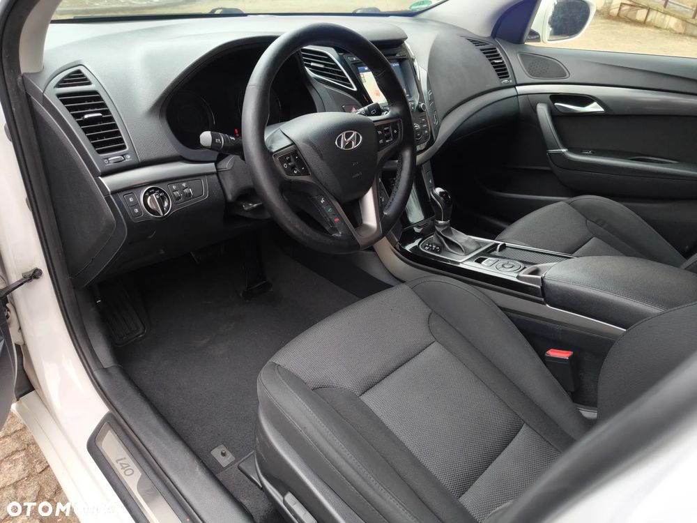 Hyundai i40 Kombi 1.7 CRDi DCT Premium - 3