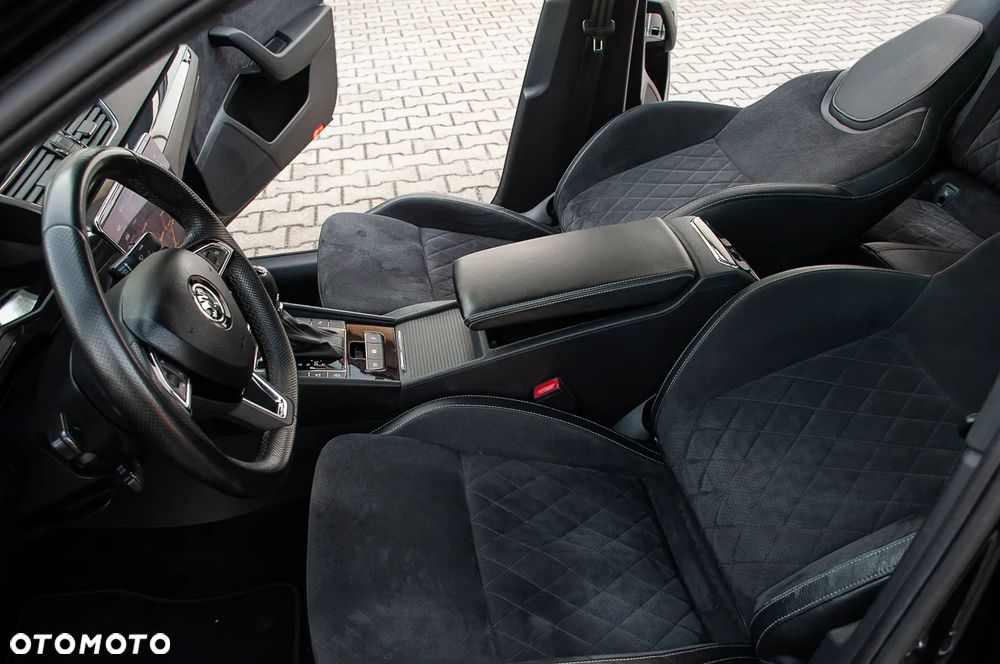 Skoda Superb 2.0 TDI DSG Sportline - 38