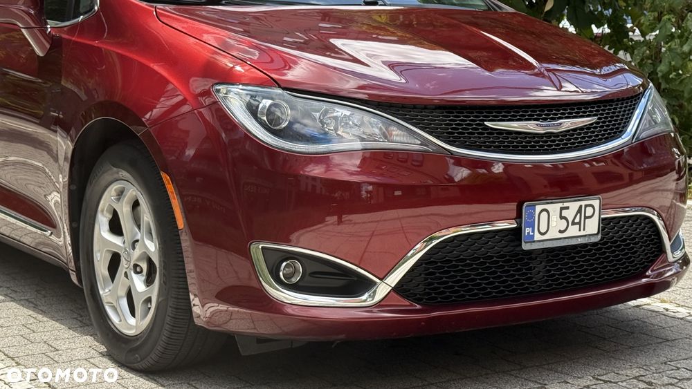 Chrysler Pacifica - 3