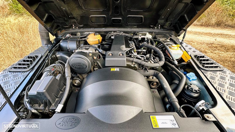 Land Rover Defender 110 Crew Cab SE - 9