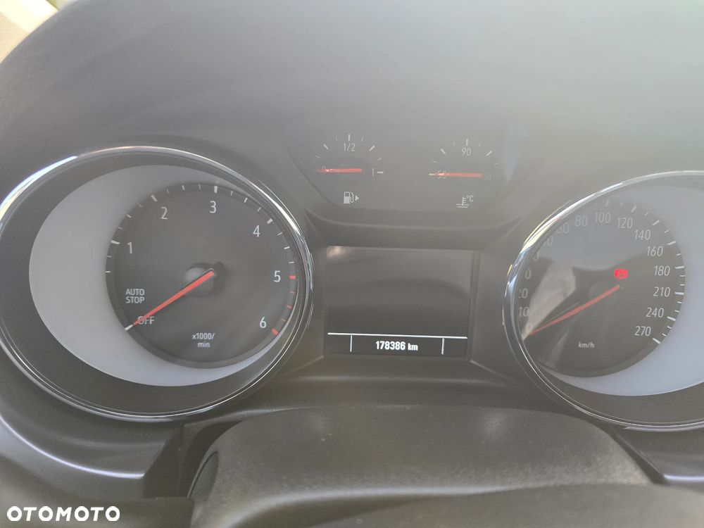 Opel Astra 1.6 D (CDTI) Start/Stop Sports Tourer Dynamic - 5