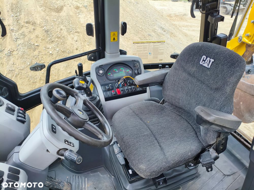 Caterpillar 444F2 - 8