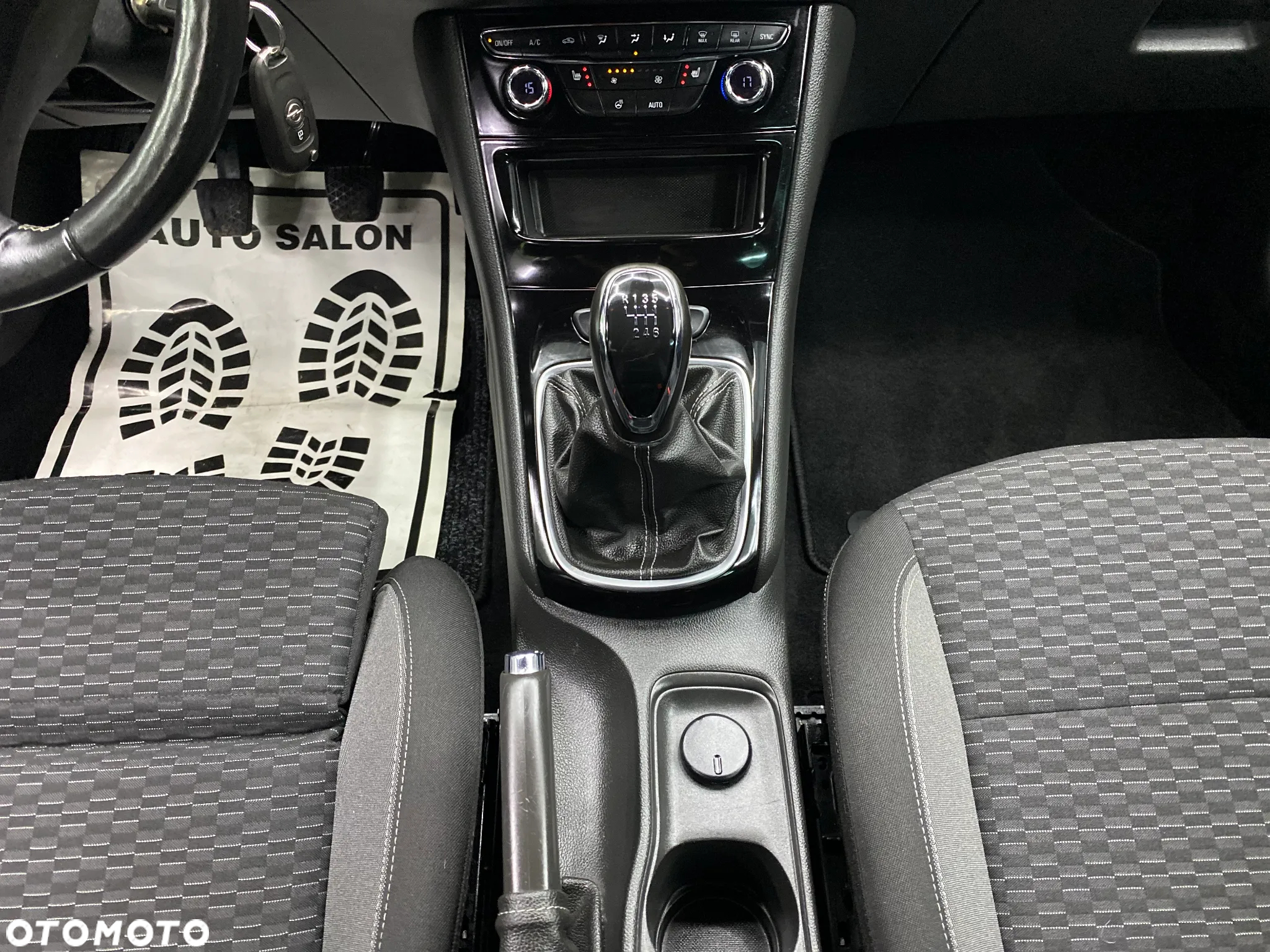 Opel Astra 1.2 Turbo Edition - 21
