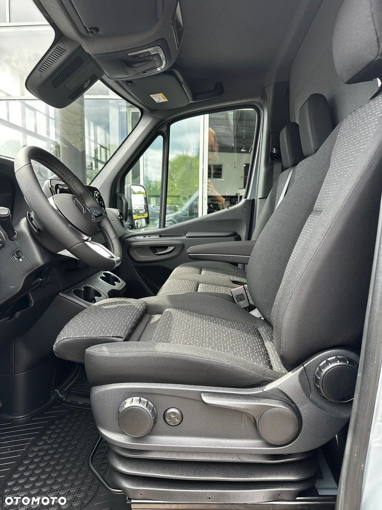 Mercedes-Benz Sprinter - 16