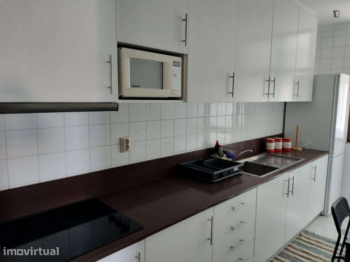 Quarto - localizado em Vilar de Andorinho Porto - Grande imagem: 4/10
